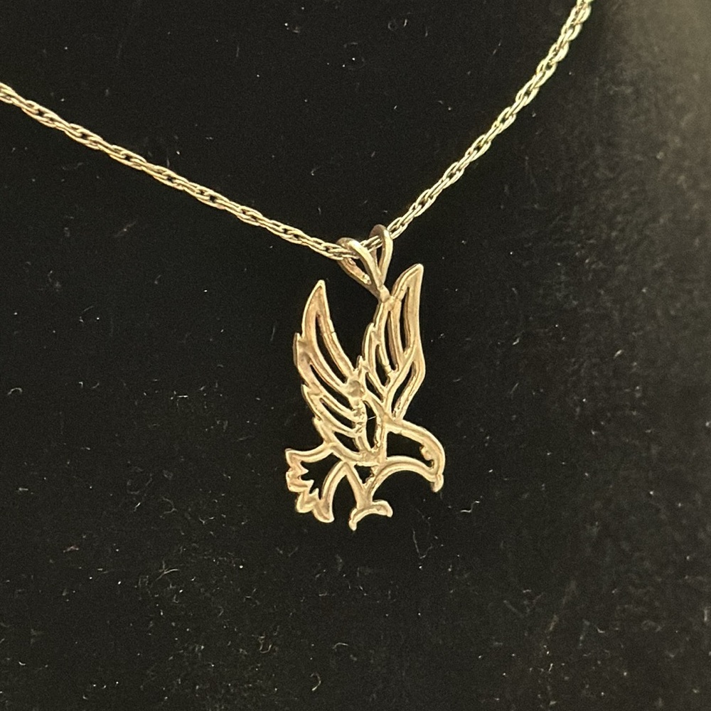 Vintage 925 STERLING SILVER Diamond Cut Flying American Eagle Falcon Necklace